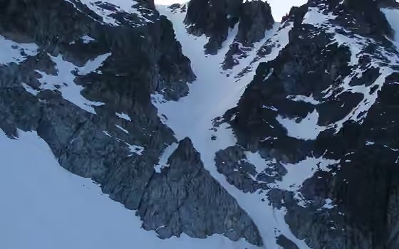Aguja Daviu (3.350 m), macizo Maladeta · Aneto