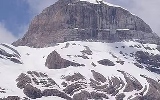 Pitón Suroeste del Cilindro (3.194 m), macizo Monte Perdido · Marboré