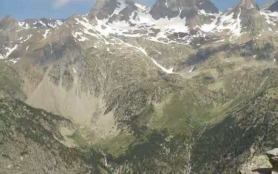 Garmo Negro (3.051 m), macizo Balaitús · Infiernos · Argualas