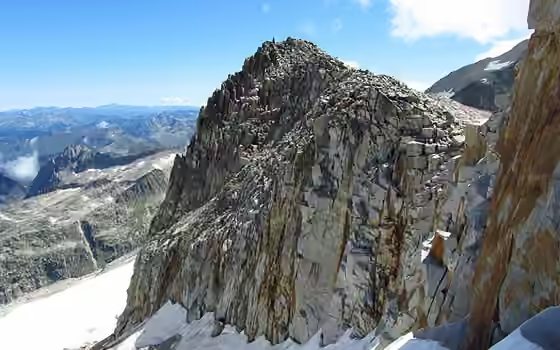 Pico de Coronas (3.293 m), macizo Maladeta · Aneto