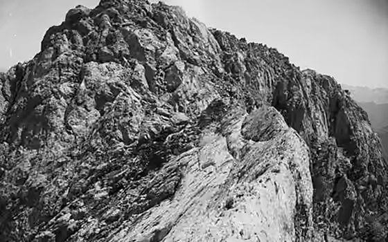 Pico de Vallibierna (3.067 m), macizo Maladeta · Aneto